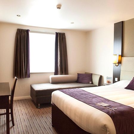Premier Inn Birmingham City Centre Broad Street Esterno foto