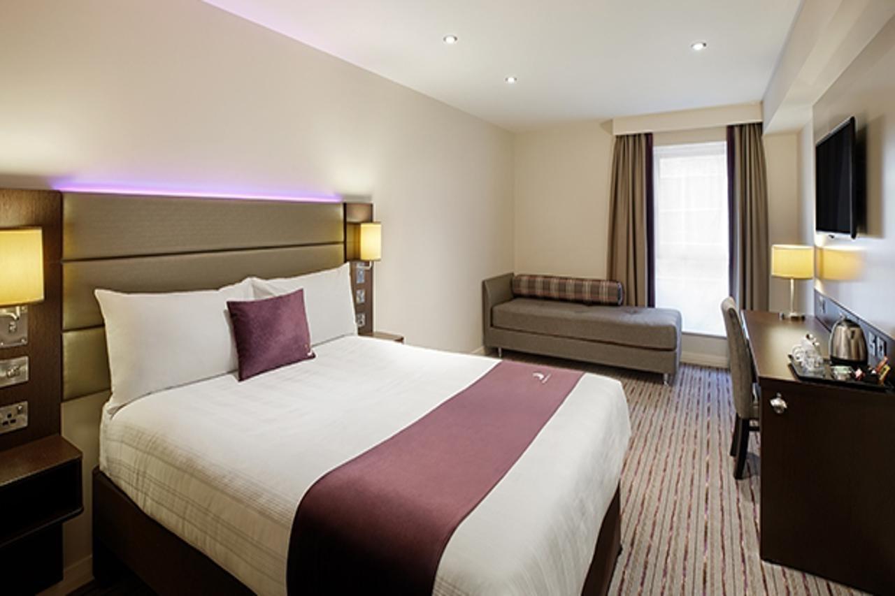 Premier Inn Birmingham City Centre Broad Street Esterno foto