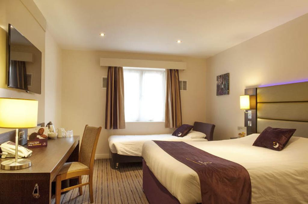 Premier Inn Birmingham City Centre Broad Street Esterno foto