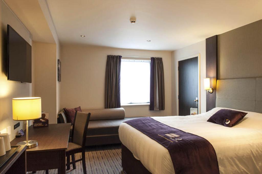Premier Inn Birmingham City Centre Broad Street Esterno foto