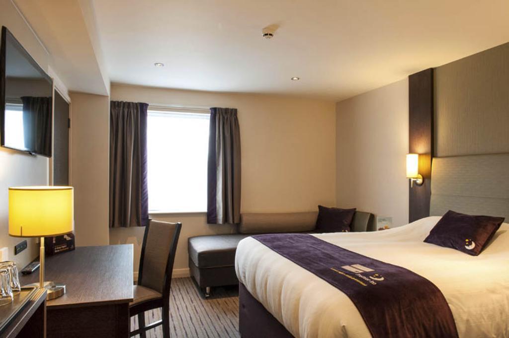 Premier Inn Birmingham City Centre Broad Street Esterno foto