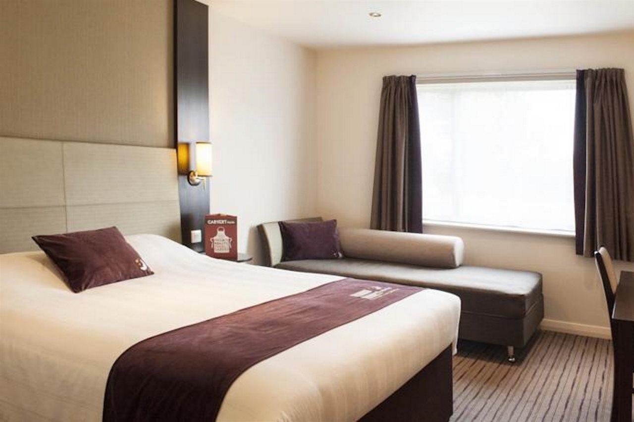 Premier Inn Birmingham City Centre Broad Street Esterno foto