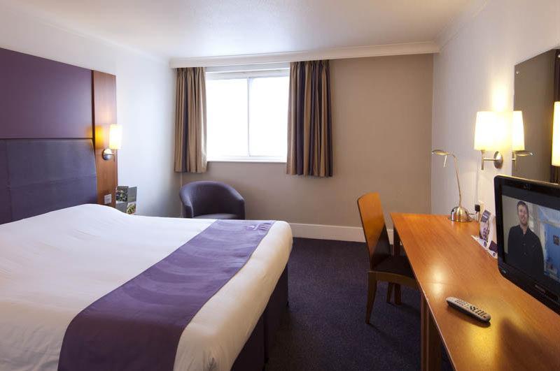 Premier Inn Birmingham City Centre Broad Street Esterno foto