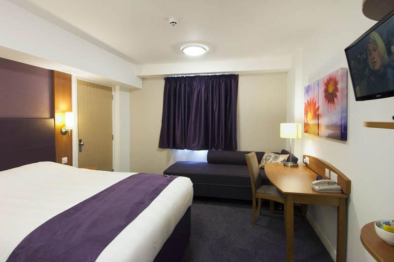 Premier Inn Birmingham City Centre Broad Street Esterno foto