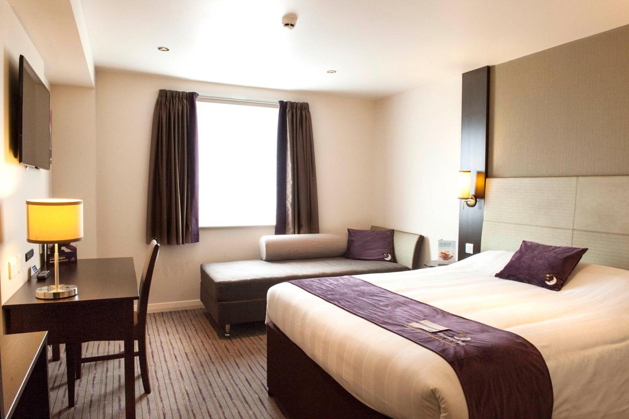 Premier Inn Birmingham City Centre Broad Street Esterno foto