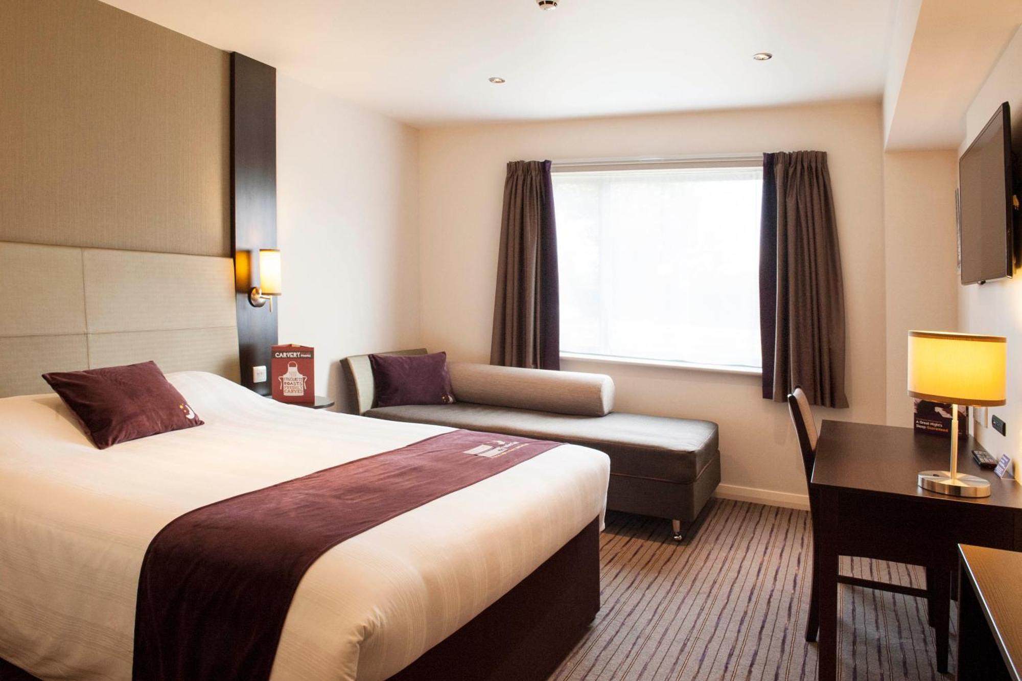 Premier Inn Birmingham City Centre Broad Street Esterno foto