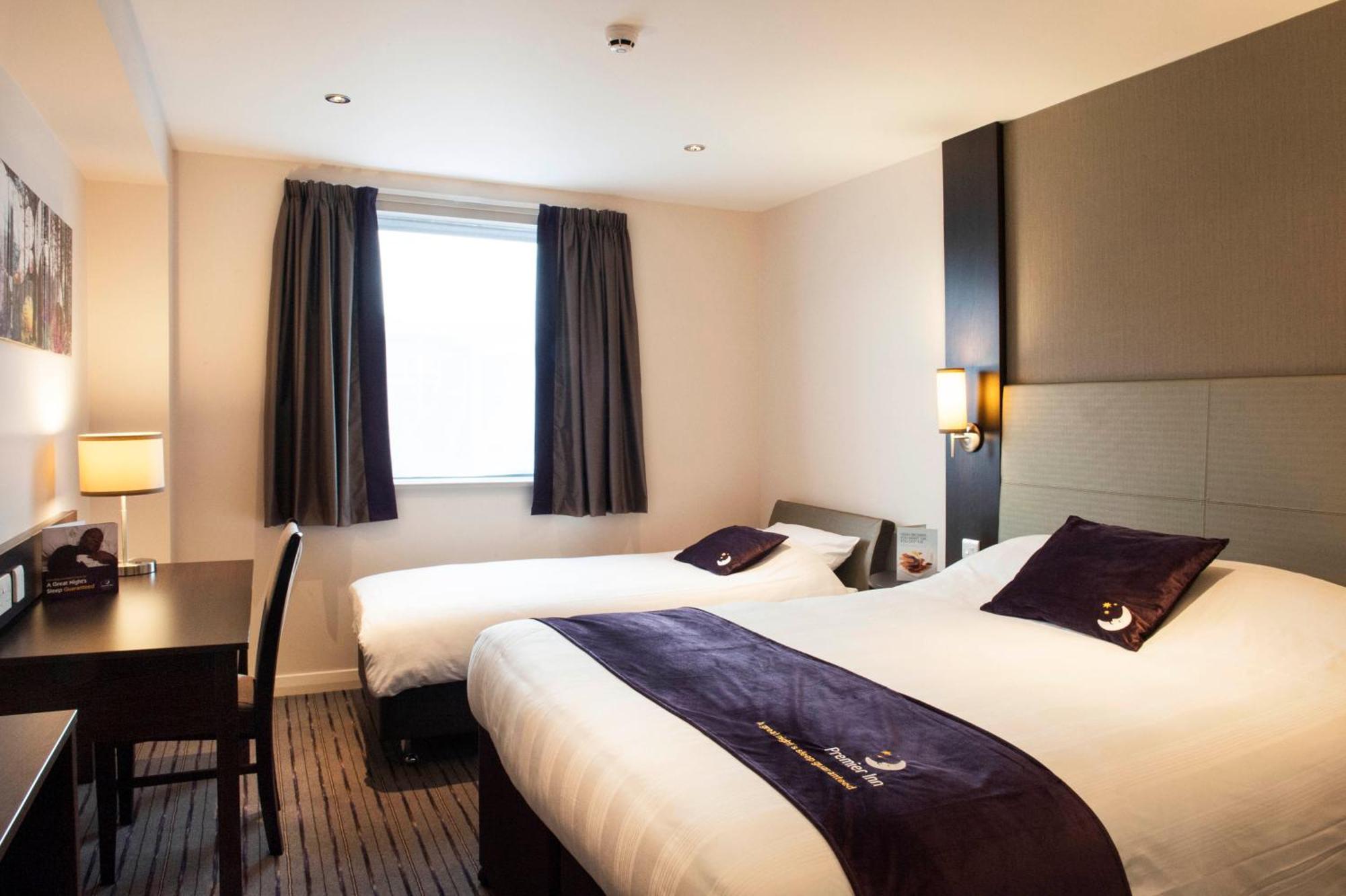 Premier Inn Birmingham City Centre Broad Street Esterno foto